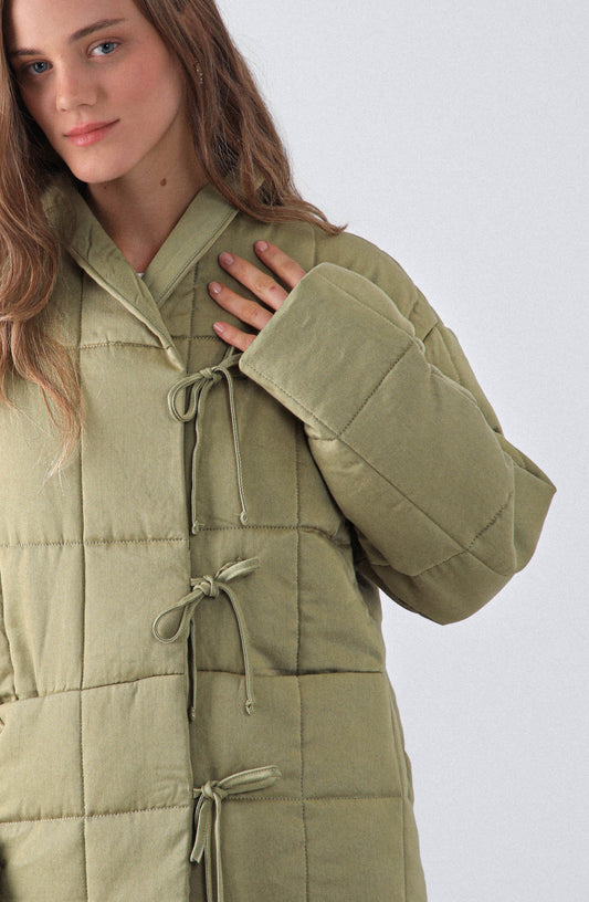 Casaca Acolchada Cintas Pistacho