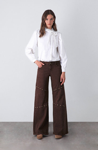 Pantalón Corte Tachas Brown