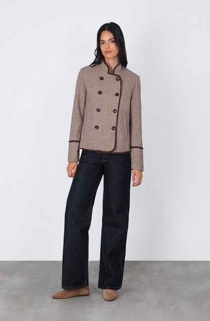 Casaca Cruzada Cuello Mao Beige