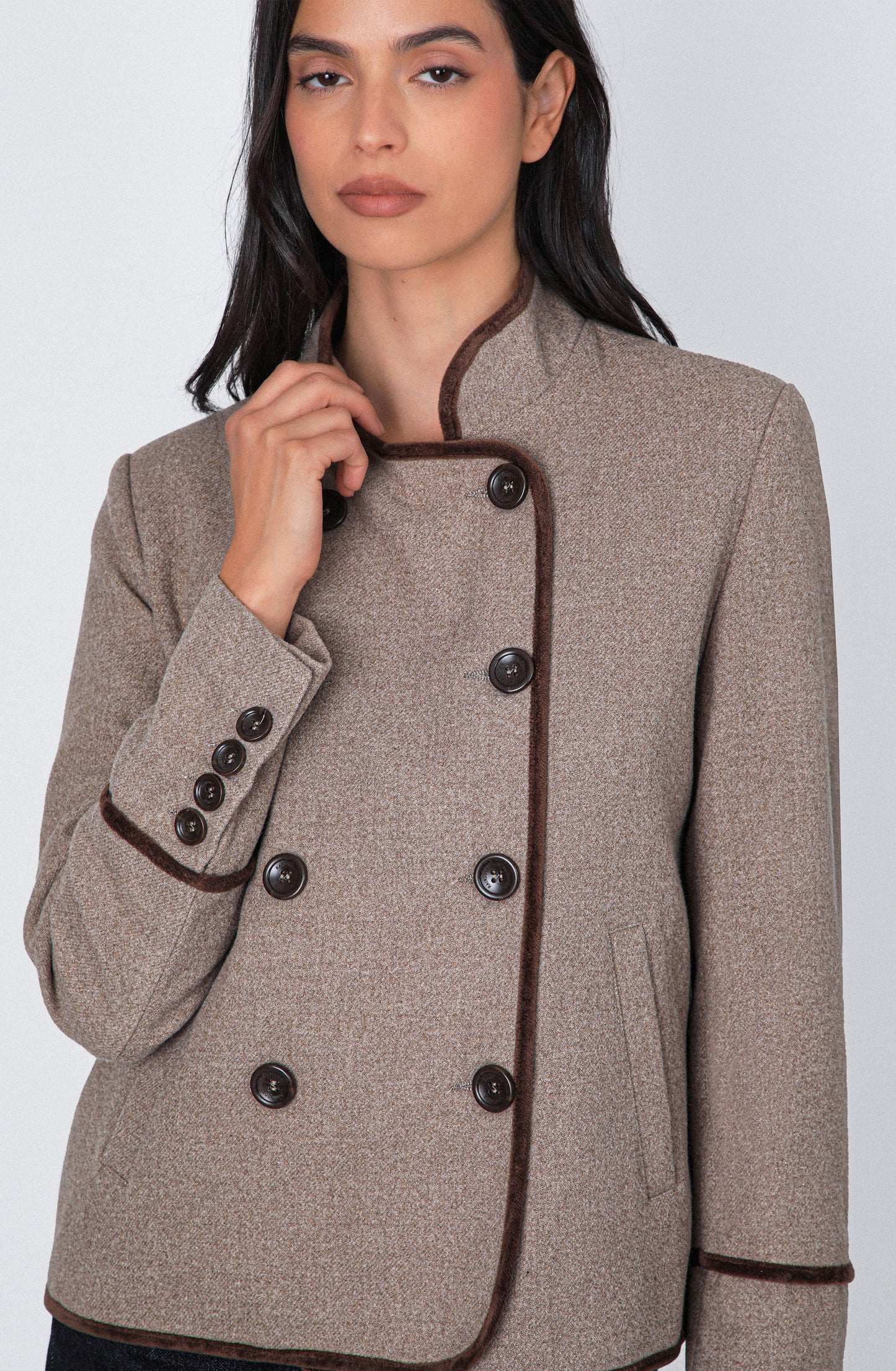 Casaca Cruzada Cuello Mao Beige