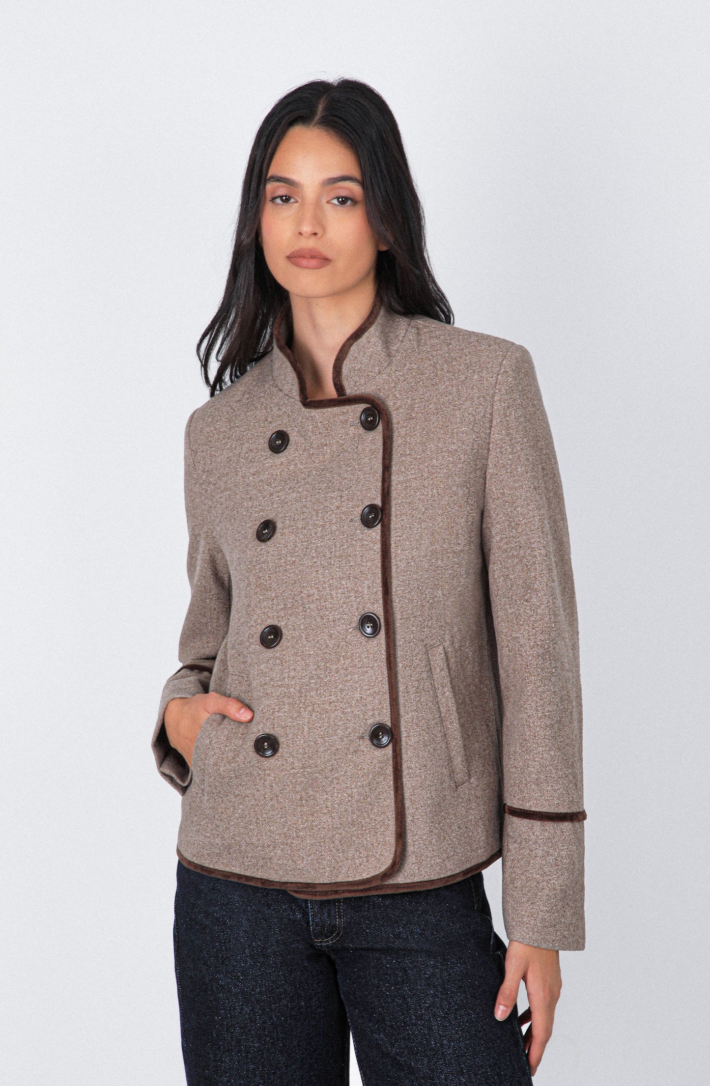 Casaca Cruzada Cuello Mao Beige