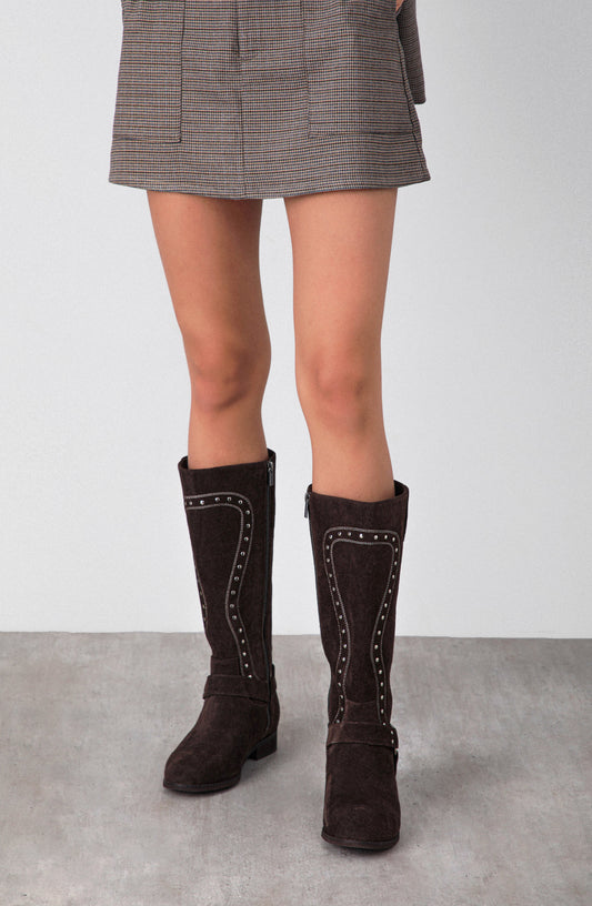Bota Alta Tachas Brown