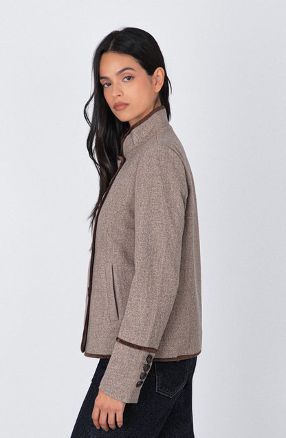 Casaca Cruzada Cuello Mao Beige