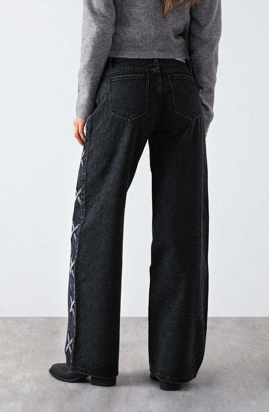 Pantalón Franja Lateral Tachas Black