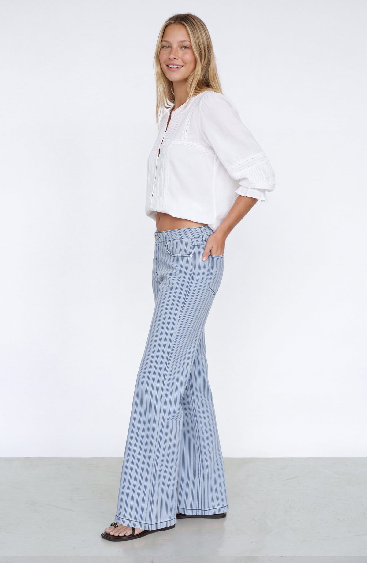 Top Cuadrado Bordado Media Manga White